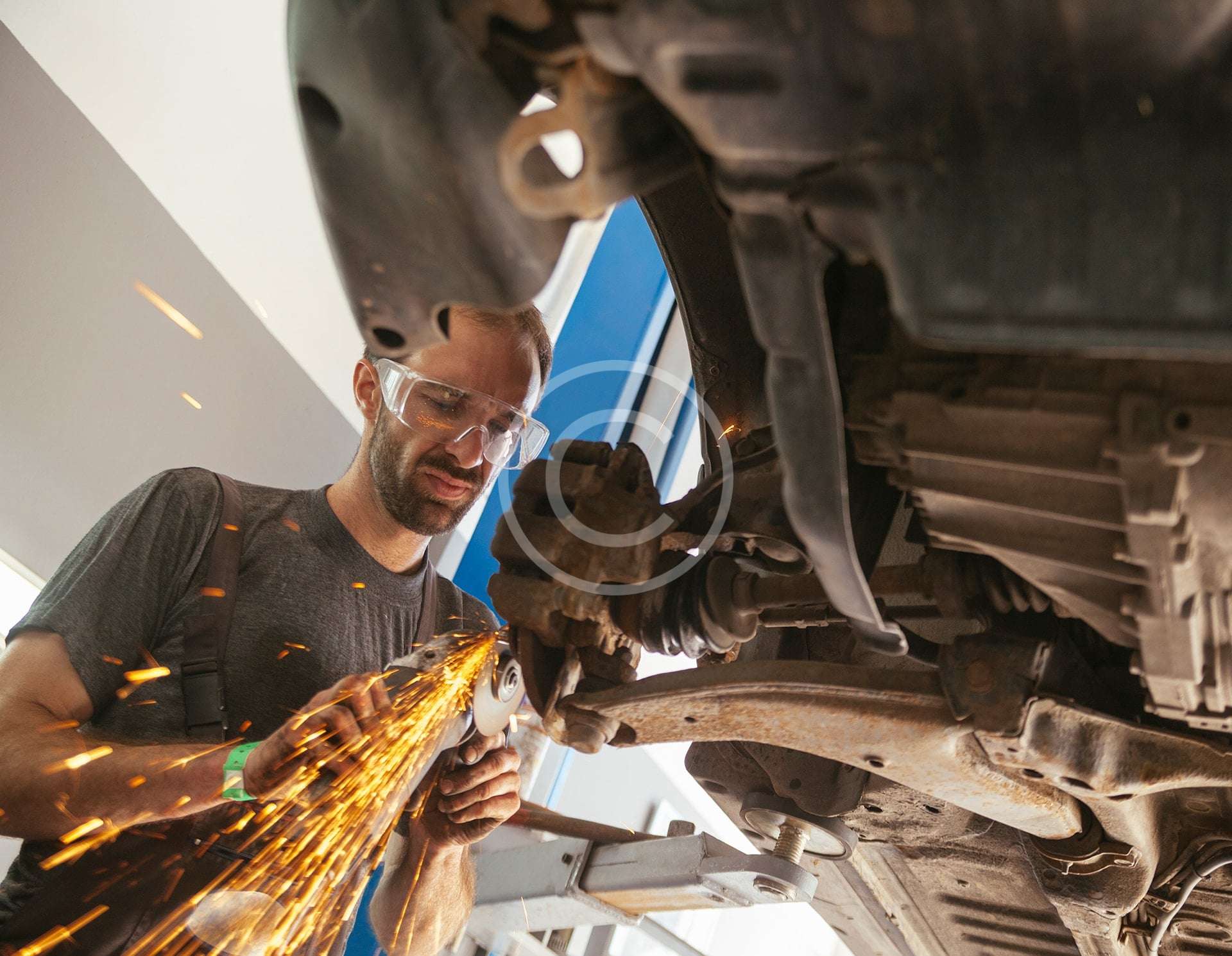 Skift av olje og oljefilter